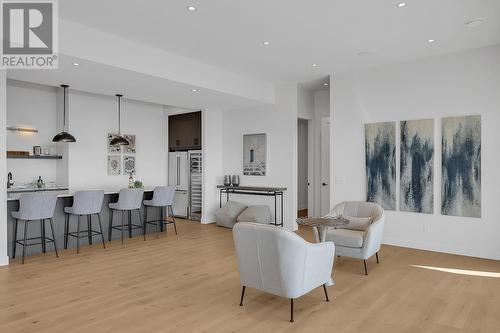 3020 Shaleview Drive, West Kelowna, BC - Indoor Photo Showing Living Room