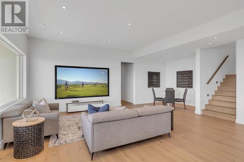 3020 Shaleview Drive, West Kelowna, BC - Indoor Photo Showing Living Room