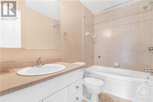 127 Gray Crescent, Kanata, ON - Indoor Photo Showing Bathroom