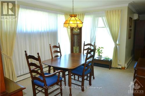 8 Elizabeth Drive, South Dundas, ON - Indoor Photo Showing Dining Room