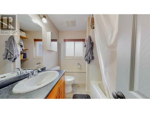 30 Finch Crescent, Osoyoos, BC - Indoor Photo Showing Bathroom