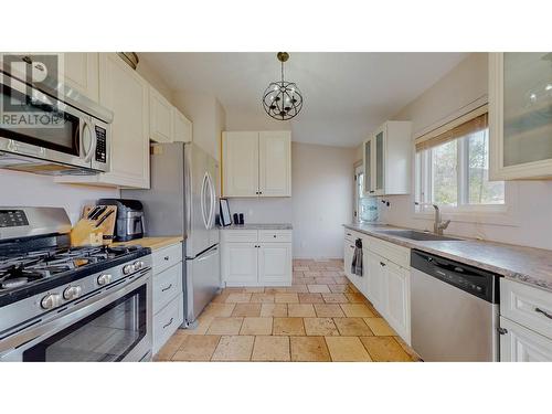 30 Finch Crescent, Osoyoos, BC - Indoor Photo Showing Kitchen