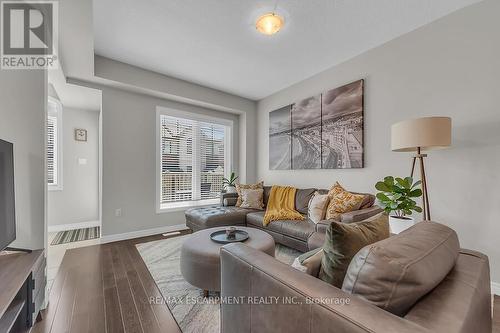 31 Marr Lane, Hamilton (Ancaster), ON - Indoor Photo Showing Living Room