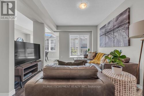 31 Marr Lane, Hamilton (Ancaster), ON - Indoor Photo Showing Living Room