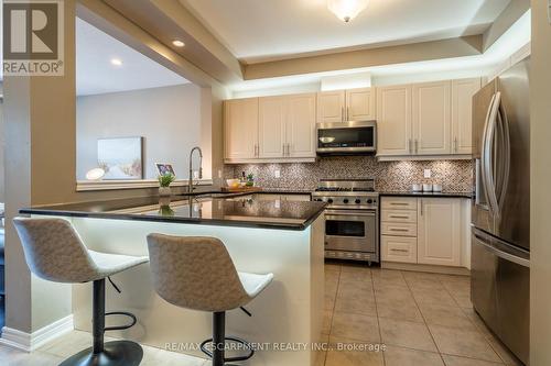 22 Cole Street, Hamilton, ON - Indoor Photo Showing Kitchen With Upgraded Kitchen