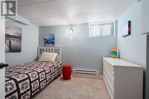 269 Sugarloaf Street, Port Colborne, ON - Indoor Photo Showing Bedroom