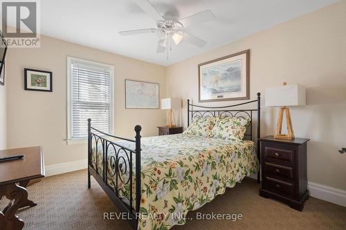 269 Sugarloaf Street, Port Colborne, ON - Indoor Photo Showing Bedroom