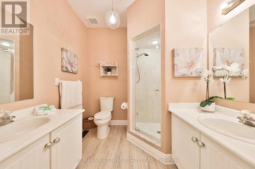 11 - 1010 Cristina Court N, Mississauga, ON - Indoor Photo Showing Bathroom
