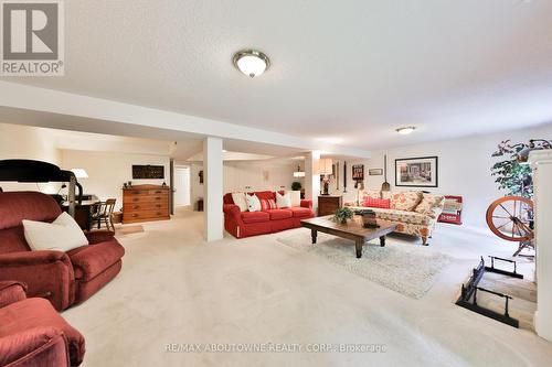11 - 1010 Cristina Court N, Mississauga, ON - Indoor Photo Showing Living Room
