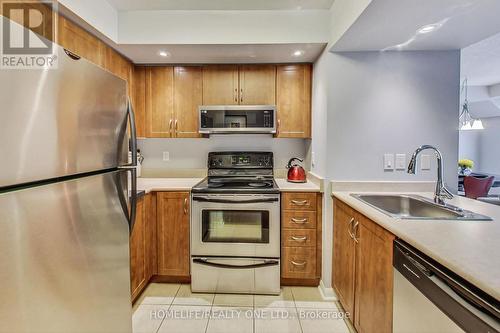 921 - 16 Laidlaw Street, Toronto, ON - Indoor Photo Showing Kitchen