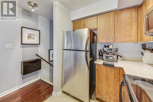 921 - 16 Laidlaw Street, Toronto, ON - Indoor Photo Showing Kitchen