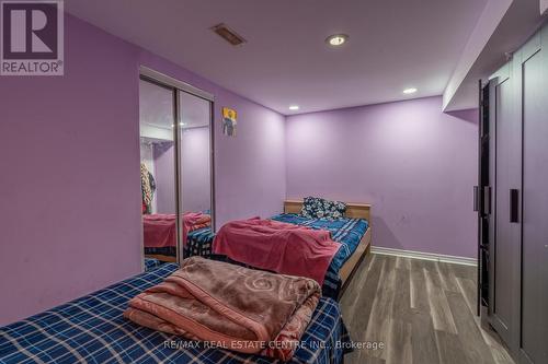 15 Applegrove Court, Brampton, ON - Indoor Photo Showing Bedroom