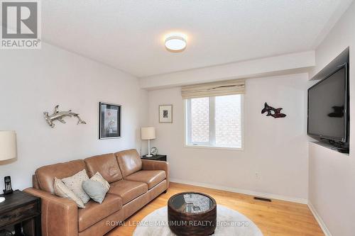 56 Castelli Court, Caledon, ON - Indoor Photo Showing Living Room