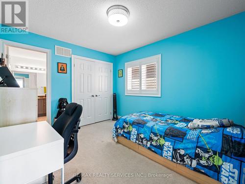16 Lavallee Crescent, Brampton, ON - Indoor Photo Showing Bedroom