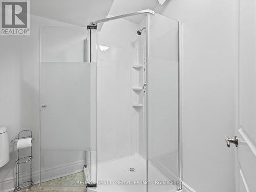 16 Lavallee Crescent, Brampton, ON - Indoor Photo Showing Bathroom