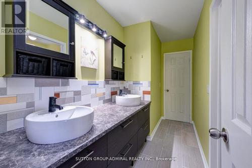 43 Crestridge Drive, Caledon (Bolton North), ON - Indoor Photo Showing Bathroom