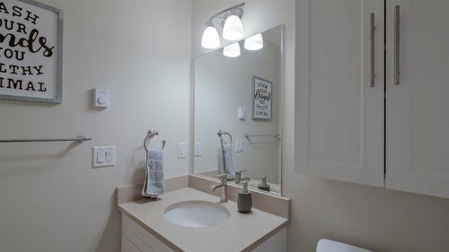 8-3750 West Bay Road, West Kelowna, BC - Indoor Photo Showing Bathroom