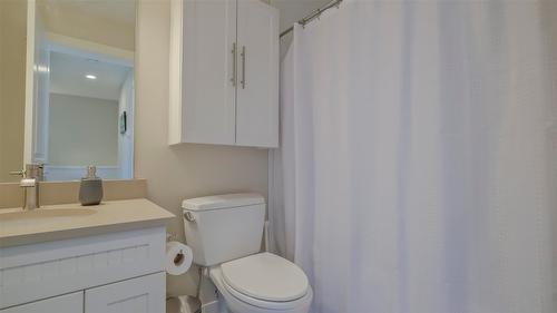 8-3750 West Bay Road, West Kelowna, BC - Indoor Photo Showing Bathroom