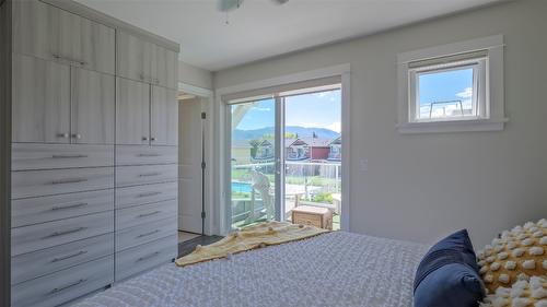 8-3750 West Bay Road, West Kelowna, BC - Indoor Photo Showing Bedroom