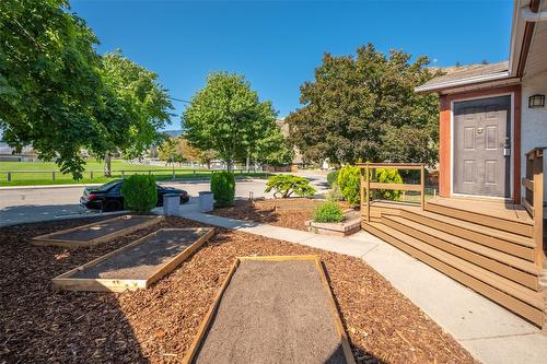 876 School Avenue, Oliver, BC - Outdoor With Deck Patio Veranda