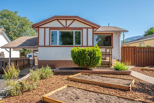 876 School Avenue, Oliver, BC - Outdoor With Deck Patio Veranda