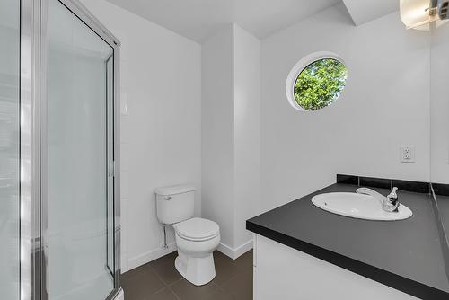 15-1811 Ambrosi Road, Kelowna, BC - Indoor Photo Showing Bathroom