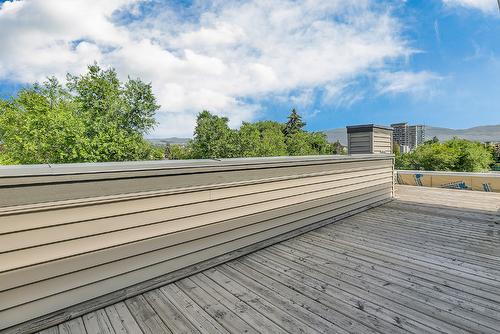 15-1811 Ambrosi Road, Kelowna, BC - Outdoor