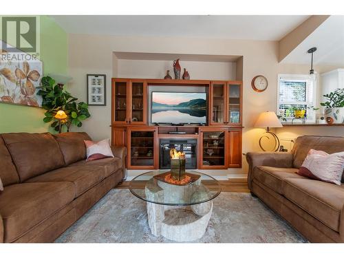 4354 Hwy 3 Highway Unit# 12 Lot# 2, Keremeos, BC - Indoor Photo Showing Living Room