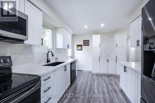 860 Cartref Avenue, Oshawa (Northglen), ON - Indoor Photo Showing Kitchen