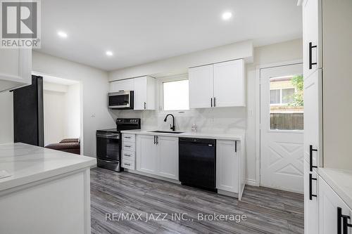 860 Cartref Avenue, Oshawa (Northglen), ON - Indoor Photo Showing Kitchen