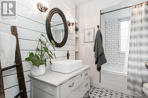 221 Jane Street, Clearview (Stayner), ON - Indoor Photo Showing Bathroom