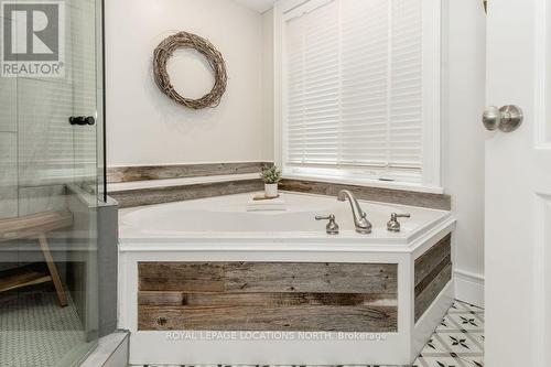 221 Jane Street, Clearview (Stayner), ON - Indoor Photo Showing Bathroom