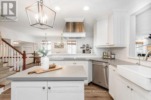 221 Jane Street, Clearview (Stayner), ON - Indoor Photo Showing Kitchen