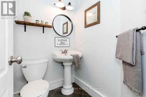 221 Jane Street, Clearview (Stayner), ON - Indoor Photo Showing Bathroom