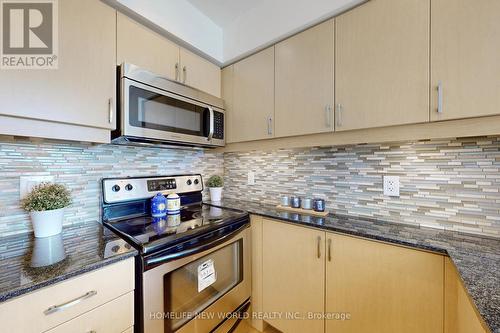 712 - 27 Rean Drive, Toronto C15, ON - Indoor Photo Showing Kitchen With Upgraded Kitchen