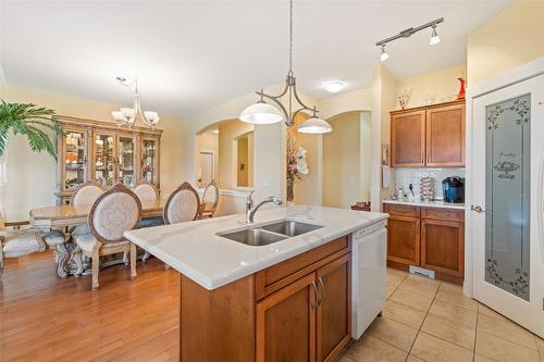 239-4035 Gellatly Road, West Kelowna, BC - Indoor Photo Showing Kitchen With Double Sink