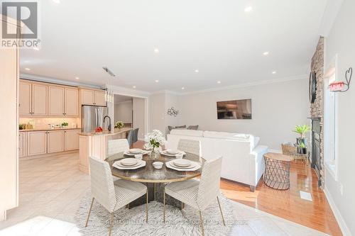 34 Camelot Square, Barrie, ON - Indoor Photo Showing Dining Room