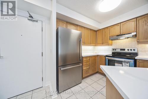 213 - 890 Sheppard Avenue, Toronto, ON - Indoor Photo Showing Kitchen With Stainless Steel Kitchen