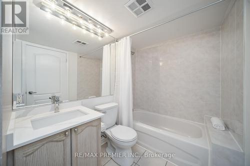 213 - 890 Sheppard Avenue, Toronto, ON - Indoor Photo Showing Bathroom