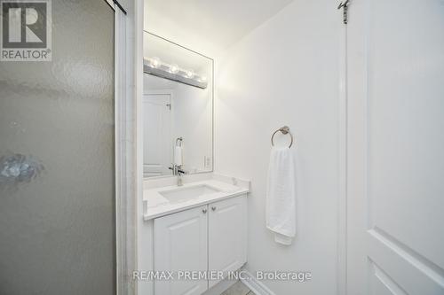 213 - 890 Sheppard Avenue, Toronto, ON - Indoor Photo Showing Bathroom