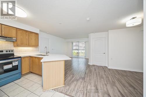 213 - 890 Sheppard Avenue, Toronto, ON - Indoor Photo Showing Kitchen