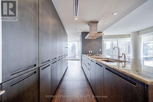 3709 - 180 University Avenue, Toronto C01, ON - Indoor Photo Showing Kitchen With Upgraded Kitchen