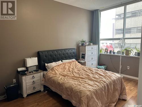 403 1901 Victoria Avenue, Regina, SK - Indoor Photo Showing Bedroom