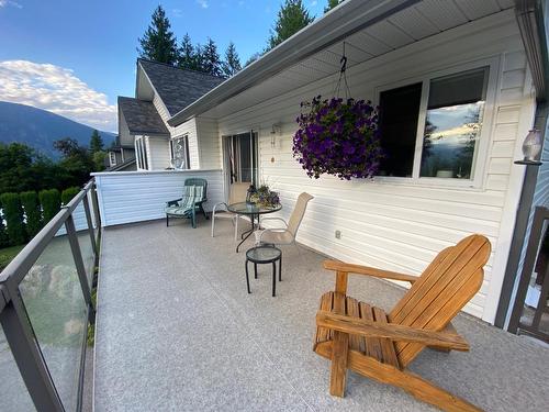 2101 Fort Sheppard Drive, Nelson, BC - Outdoor With Deck Patio Veranda With Exterior