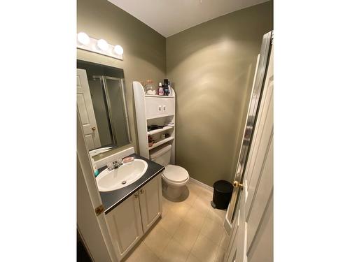 2101 Fort Sheppard Drive, Nelson, BC - Indoor Photo Showing Bathroom