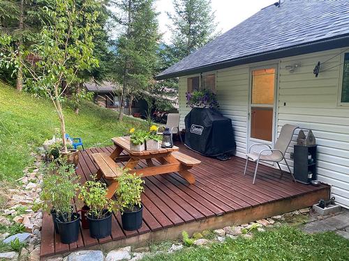 2101 Fort Sheppard Drive, Nelson, BC - Outdoor With Deck Patio Veranda With Exterior