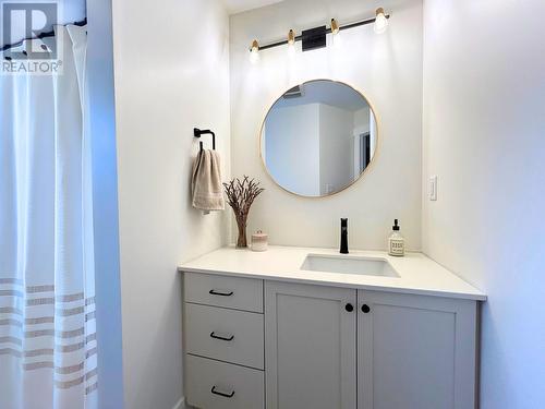 9384 Summerset Place, Prince George, BC - Indoor Photo Showing Bathroom