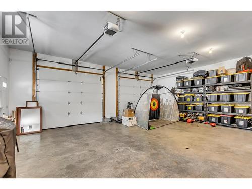 9384 Summerset Place, Prince George, BC - Indoor Photo Showing Garage