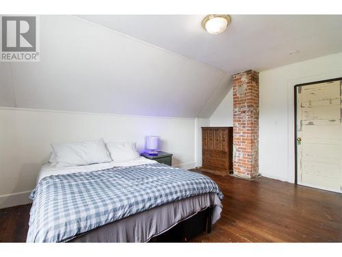 404 Townley Street, Revelstoke, BC - Indoor Photo Showing Bedroom