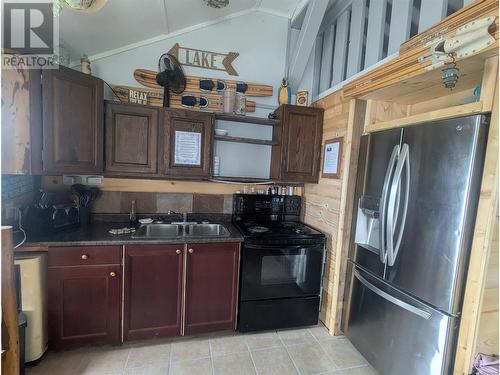 7780 Bentley Road, Anglemont, BC - Indoor Photo Showing Kitchen